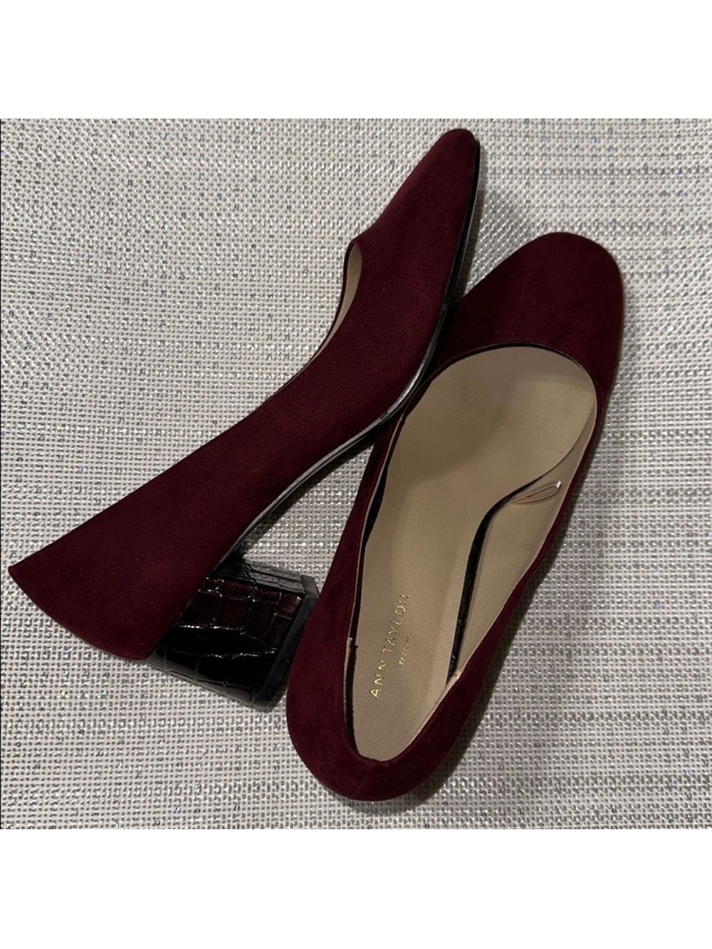 ANN TAYLOR 7 Burgundy Faux Suede Block Pebbled Heel Soft Footbed Pumps
